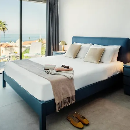 Macaronesia - Seaviews, Large Terrace, Private Heated Pool & Bbq וילה