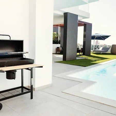 Macaronesia - Seaviews, Large Terrace, Private Heated Pool & Bbq Villa *