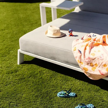 Macaronesia فيلة *