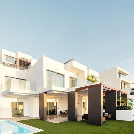 Macaronesia - Seaviews, Large Terrace, Private Heated Pool & Bbq Vila
